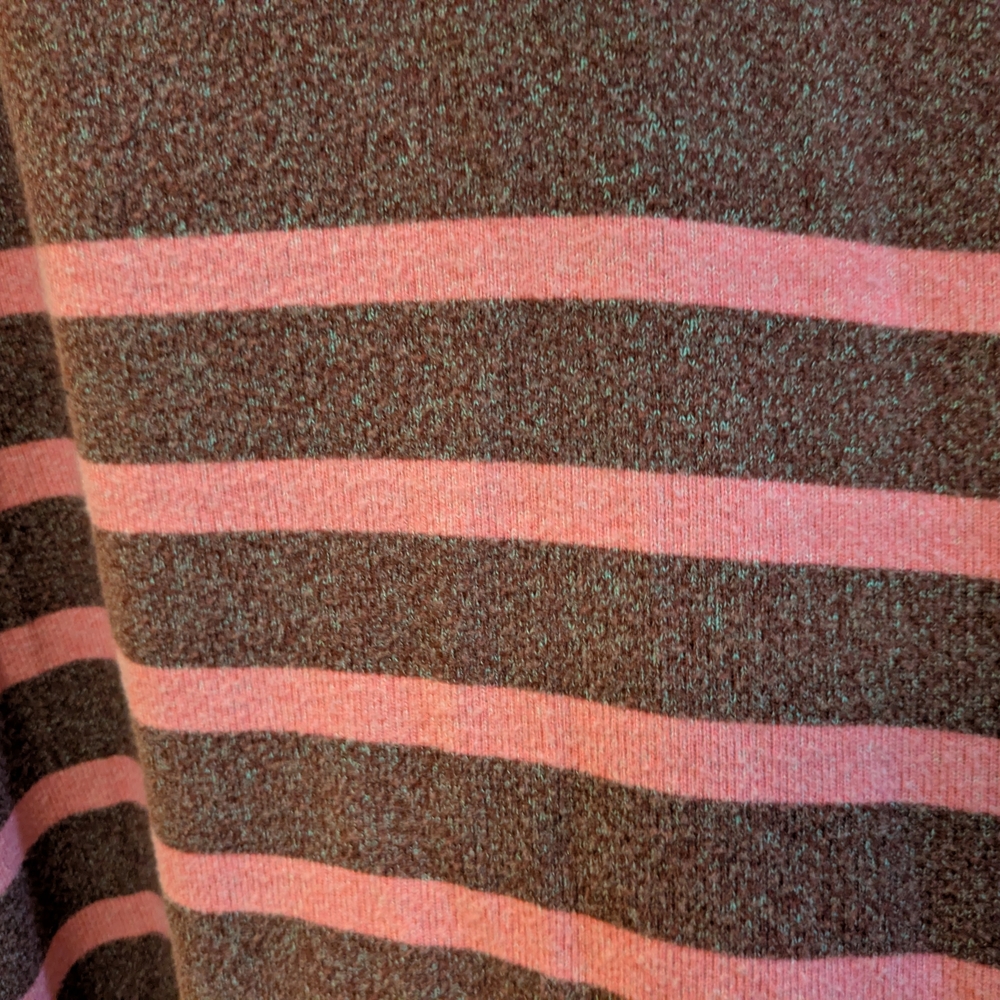 🔴3/$15 Maurices Striped V-Neck top in Dusty Rose & Pink - Picture 7 of 13